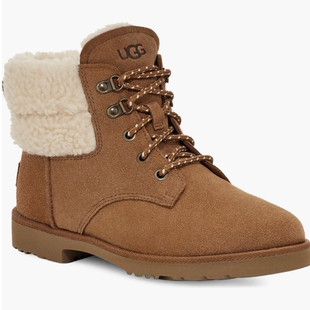 New in box woman’s UGG boots UGG Romely heritage boot size 8.5